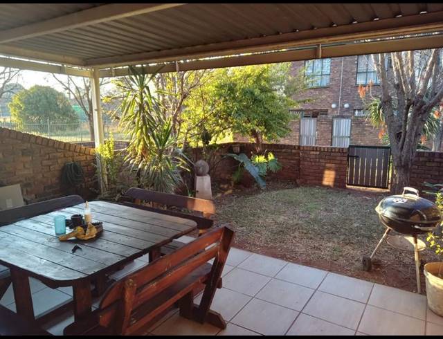 3 BEDROOM TOWNHOUSE FOR SALE IN HENNOPSPARK